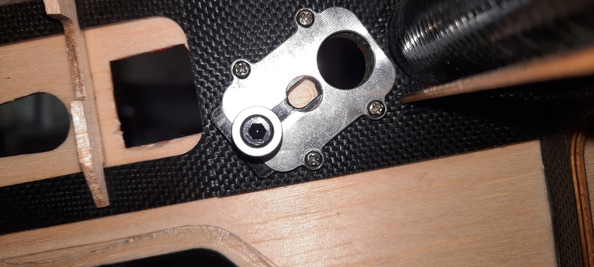 Wing Retaining Latch